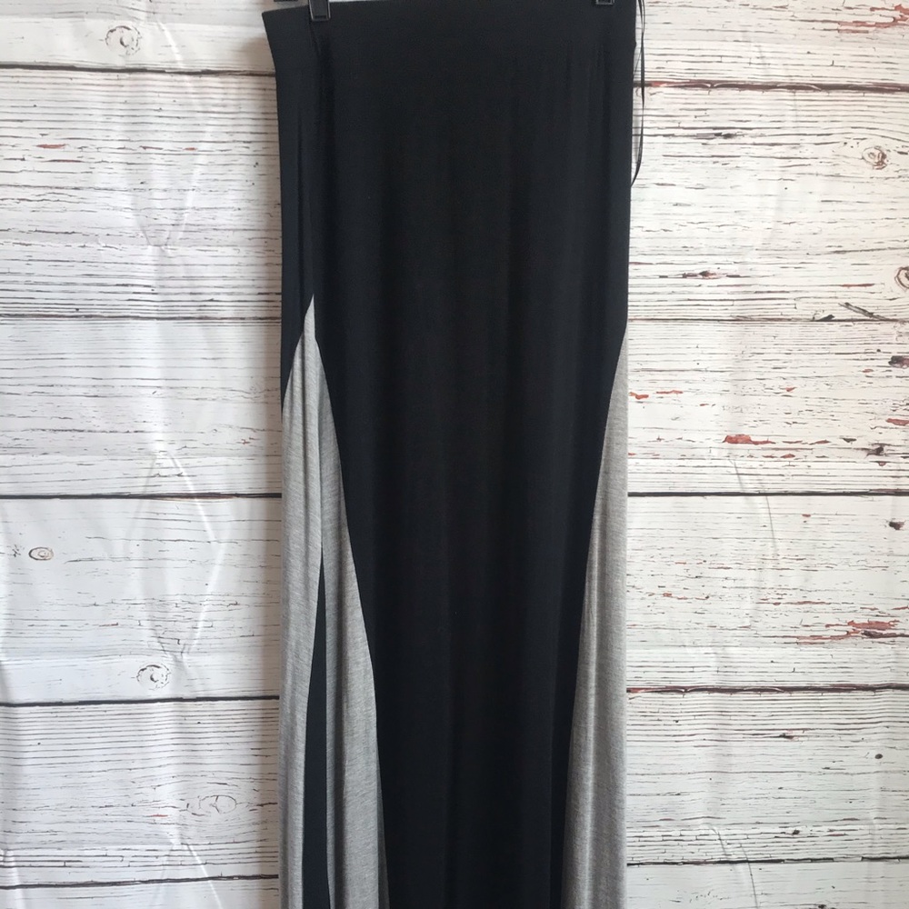 Connection 17 maxi black and gray skirt